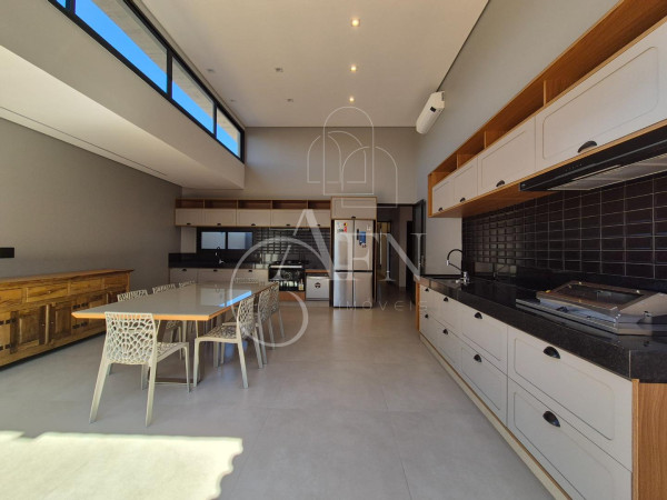 CASA CONDOMÍNIO VILLA DE LEON 1-  PIRATININGA 